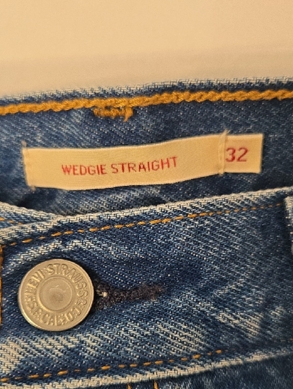 Levi's Premuim Wedgie Straight Distressed Jeans Button Fly Normcore size 32 - Picture 2 of 9
